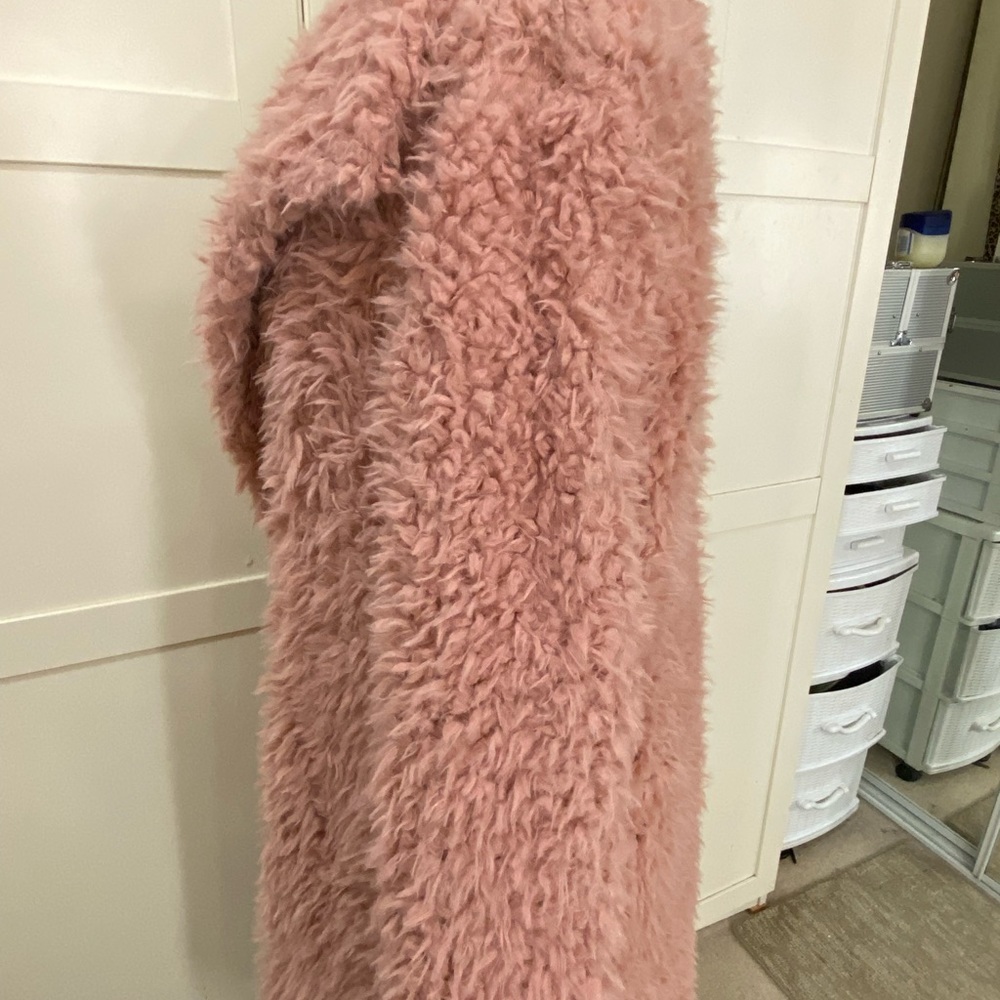 Gorgeous fuzzy pink long coat - Picture 4 of 5